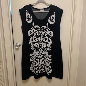 Plus size Short Black and white print dress 2x